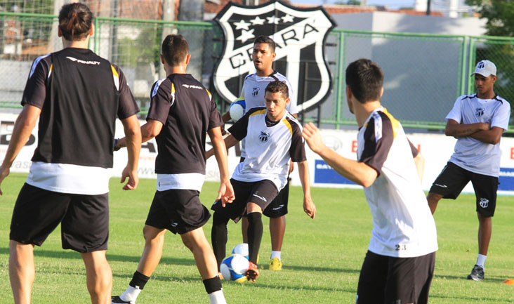 Domingo foi de atividades físicas e técnicas, em Porangabuçu