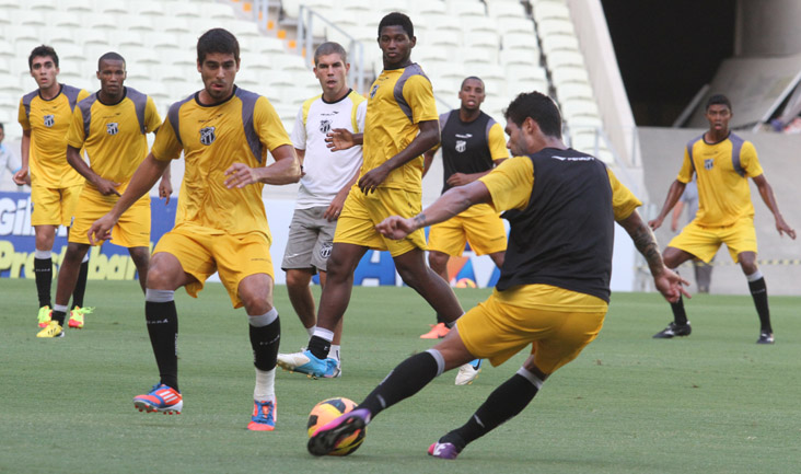 Treino coletivo movimentou a tarde desta sexta-feira, no Castelão