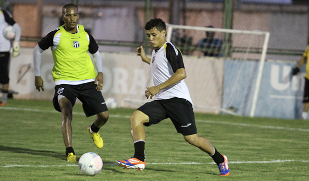 Elenco alvinegro participou de treino técnico, no Vovozão