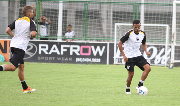 Parte do grupo alvinegro segue trabalhando